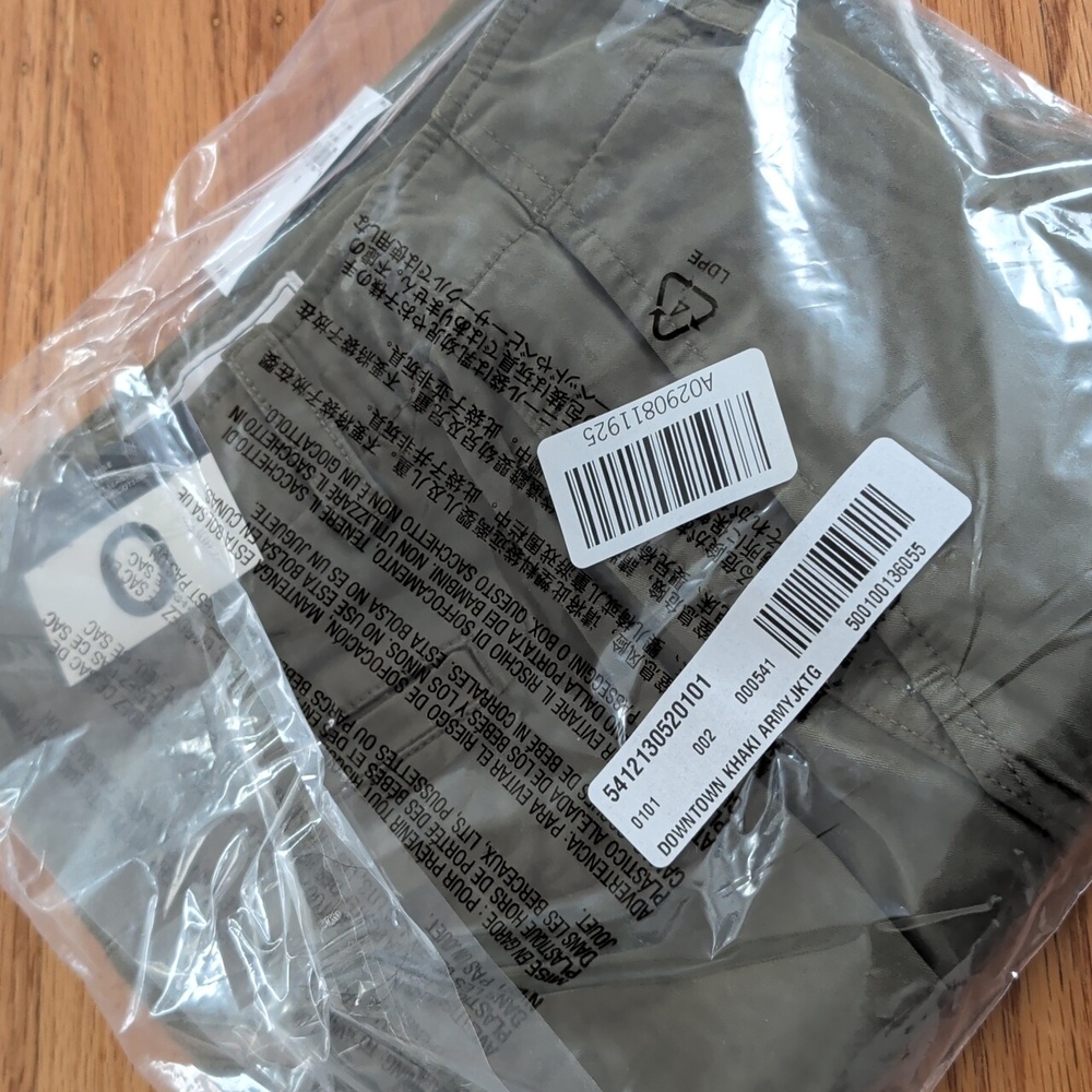 GAP Olive Ankle Cropped Pants - Picture 7 of 7